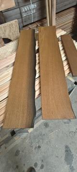 Vensterbank van moeraseiken