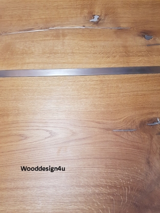 Eiken tafel met ingelegd tin