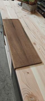 Overzet vensterbank van moeraseiken